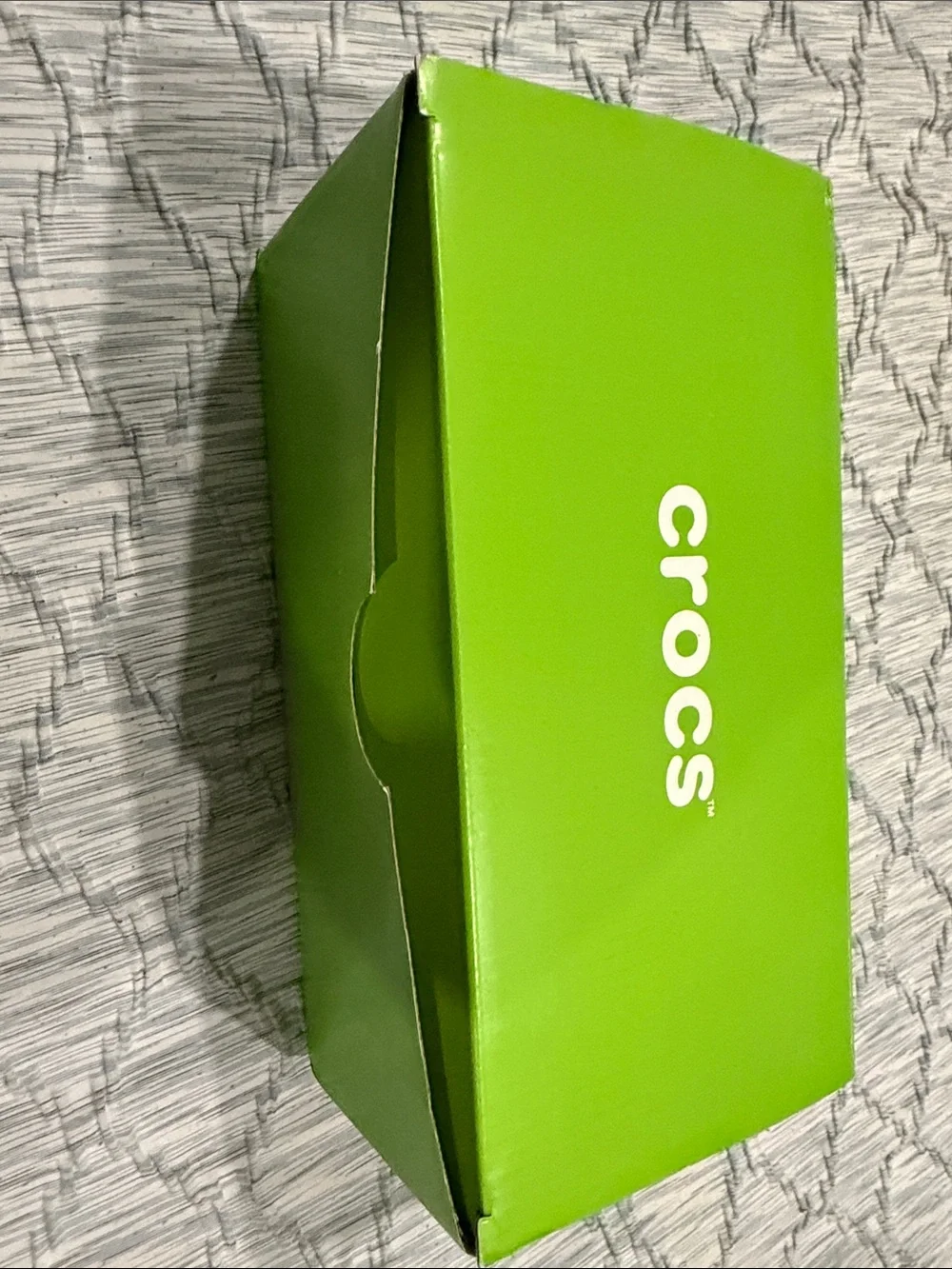 🦖 Crocs Classic Glow Dino Clog – Niño talla 12